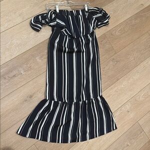 Black and White Off-Shoulder Puff Sleeve Maxi Dress